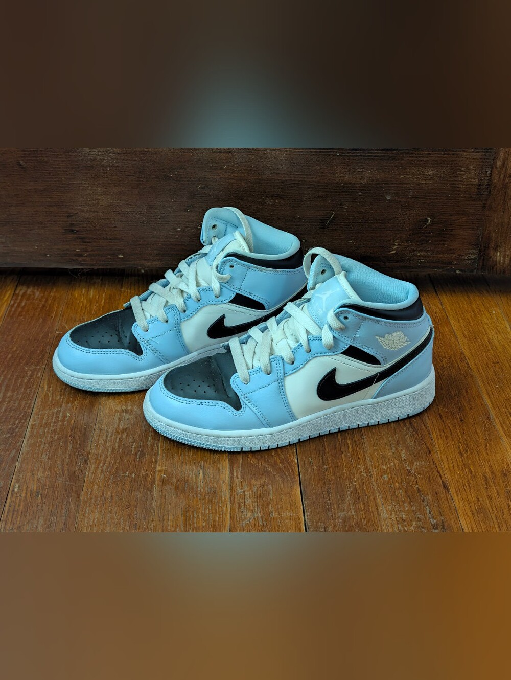 Nike Air Jordan 1 Mid GS Ice Blue/Black-Sail-White 555112-401 Size 5Y/W6